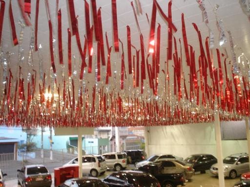 DECORAÇÃO COM FITILHOS PARA CONCESSIONÁRIAS NA ZONA SUL